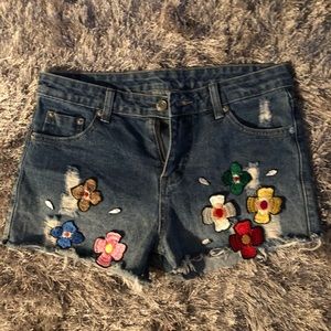 Decorated Cute Cutoff Shorts no size tag